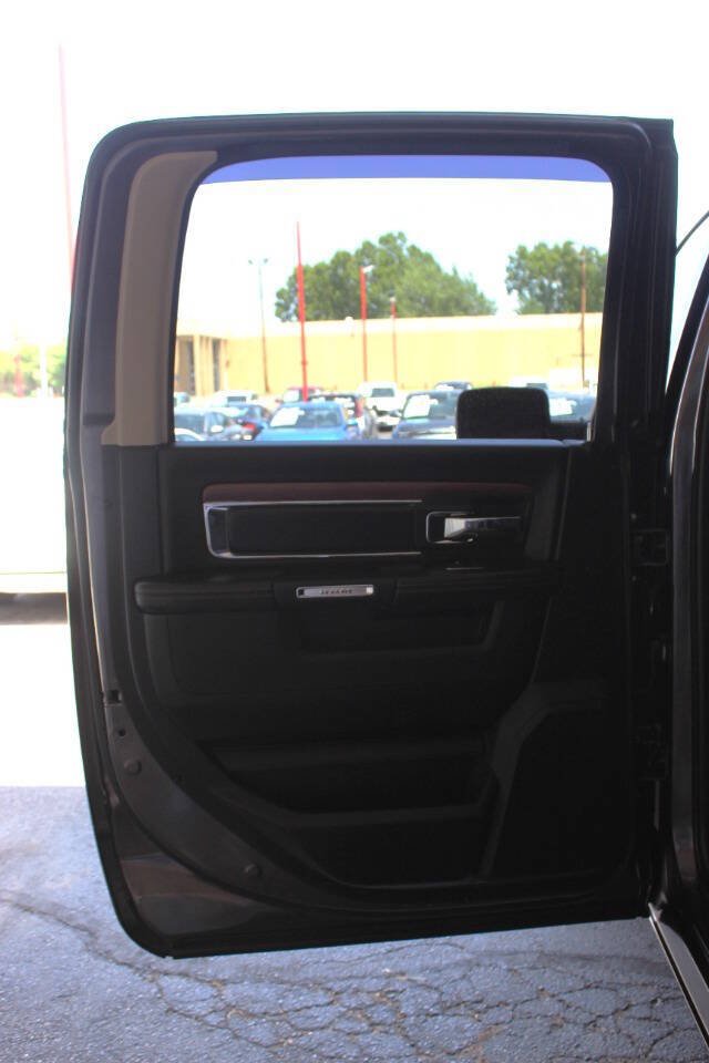 Used 2017 RAM 1500 Laramie w/ Convenience Group AWD/4WD image 15