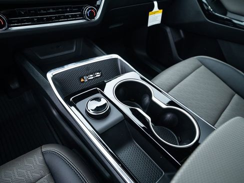 New 2026 Chevrolet Equinox LT w/ Convenience Package II image 24