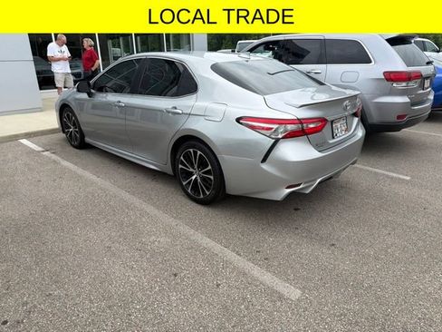 Used 2019 Toyota Camry FWD image 4
