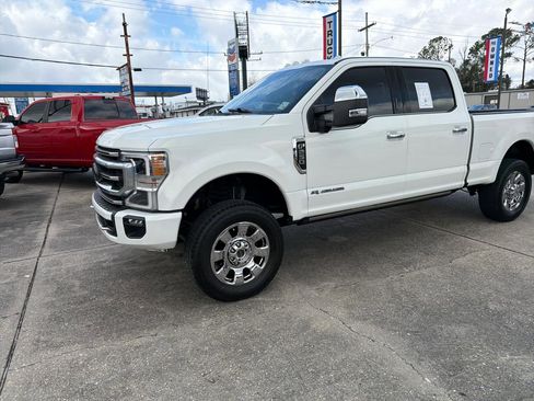 Used 2020 Ford F250 Platinum w/ FX4 Off-Road Package image 3
