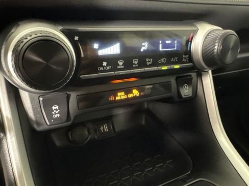 Used 2024 Toyota RAV4 LE FWD image 30