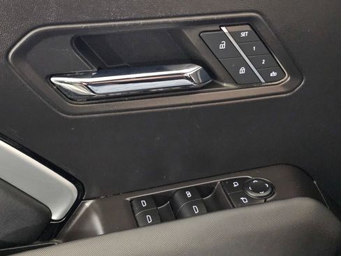 Used 2023 Chevrolet Colorado Z71 w/ Z71 Convenience Package 2 image 25