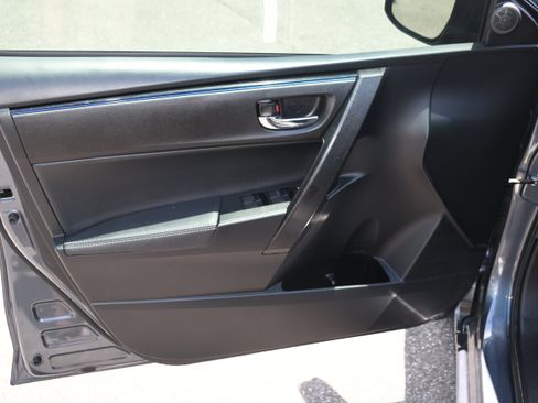 Used 2019 Toyota Corolla SE FWD image 9