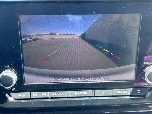 Used 2022 Nissan Pathfinder SV image 24