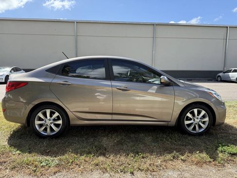 Used 2013 Hyundai Accent GLS w/ Premium Pkg FWD image 8