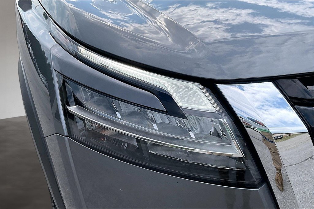 Used 2022 Nissan Pathfinder SL FWD image 30