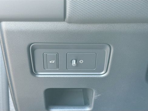 New 2026 Land Rover Discovery Limited Edition image 37