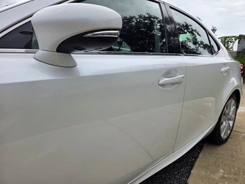 Used 2016 Lexus IS 200t image 9