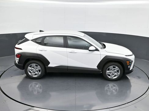 New 2026 Hyundai Kona SE image 16