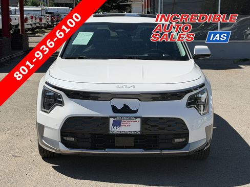 Used 2023 Kia Niro Wave w/ Wave Preserve Package FWD image 1