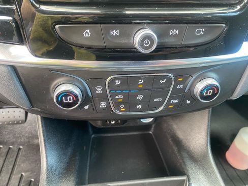 Used 2021 Chevrolet Traverse LT AWD/4WD image 21