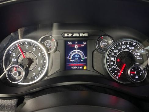 Used 2024 RAM 2500 Big Horn AWD/4WD image 17