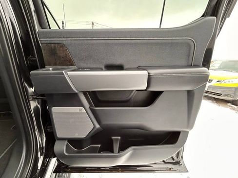 Used 2025 Ford F350 Lariat w/ Black Appearance Package image 49