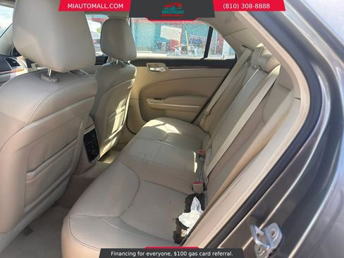 Used 2011 Chrysler 300 Limited w/ Luxury Group RWD image 14
