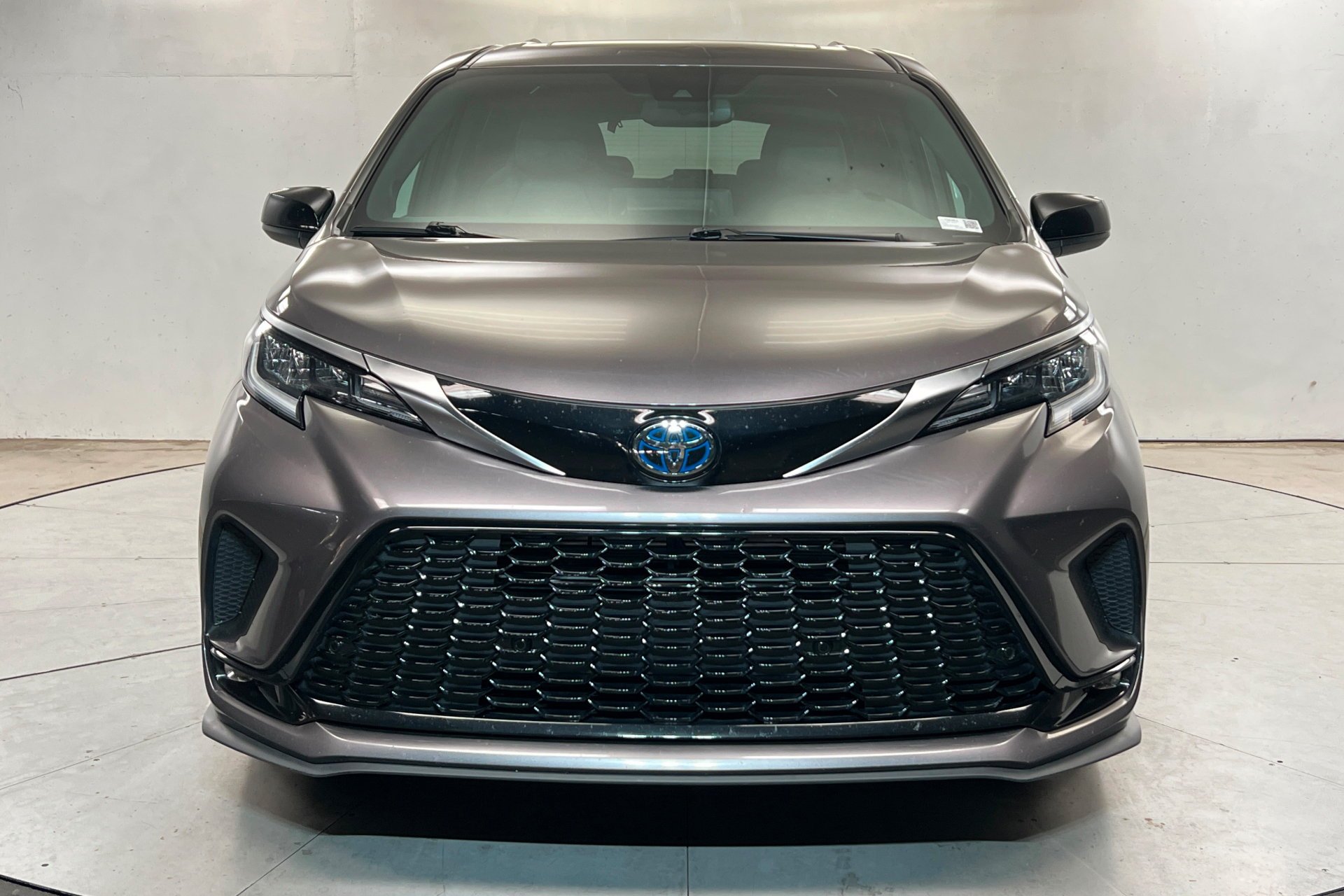 Used 2022 Toyota Sienna XSE w/ XSE Plus Package FWD image 9