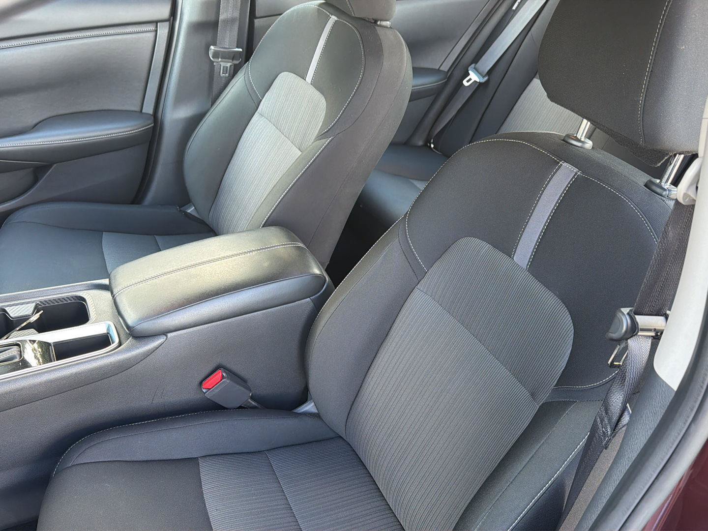 Used 2025 Nissan Sentra SV FWD image 29