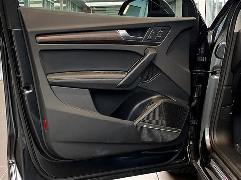 Certified 2025 Audi Q5 2.0T Premium Plus w/ Premium Plus Package image 21