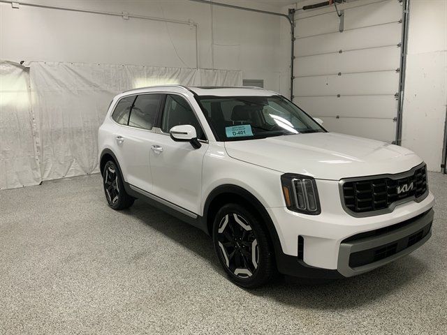 Used 2025 Kia Telluride S AWD/4WD image 4