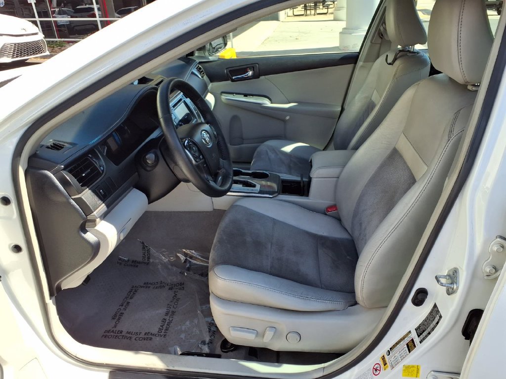 Used 2012 Toyota Camry XLE w/ Leather Pkg FWD image 16