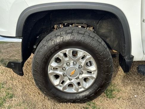 Used 2023 Chevrolet Silverado 2500 LTZ w/ LTZ Plus Package image 23