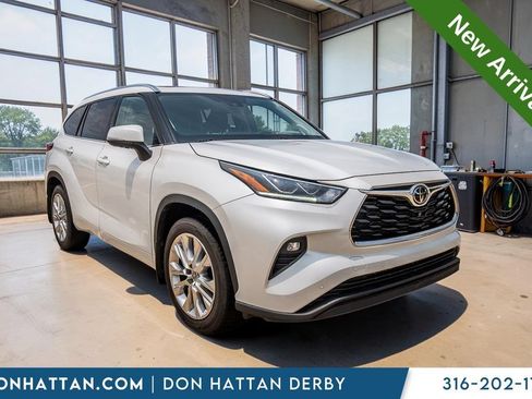 Used 2022 Toyota Highlander Limited AWD/4WD image 38