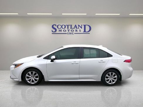 Used 2025 Toyota Corolla LE FWD image 1