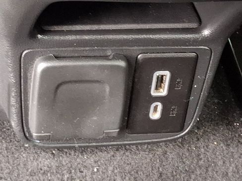 Used 2023 Chevrolet TrailBlazer LT w/ Convenience Package FWD image 11