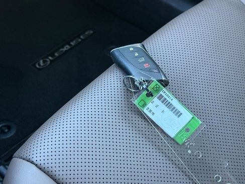 Certified 2023 Lexus ES 350 w/ Premium Package image 38