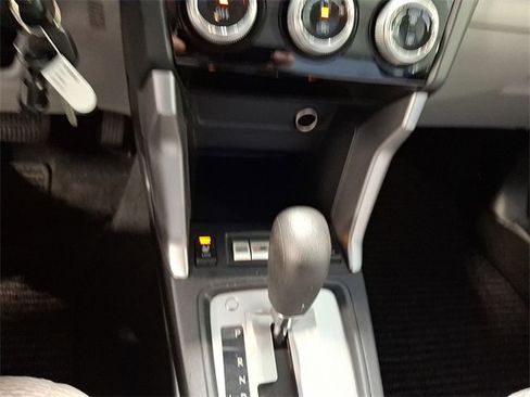 Used 2018 Subaru Forester 2.5i Premium w/ All-Weather Package image 16