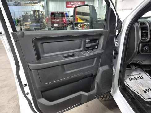New 2025 RAM 2500 Tradesman w/ Chrome Appearance Group image 22