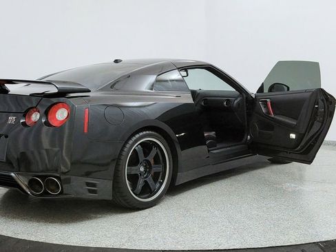 Used 2012 Nissan GT-R Black Edition image 11
