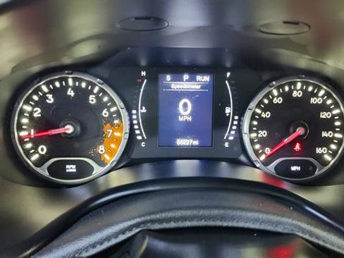 Used 2017 Jeep Renegade Sport w/ Power & Air Group FWD image 16