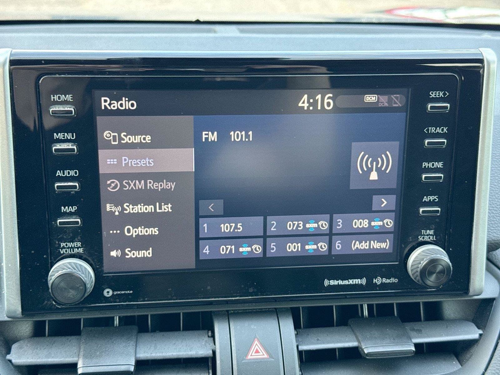 Used 2019 Toyota RAV4 XLE w/ Convenience Package FWD image 9