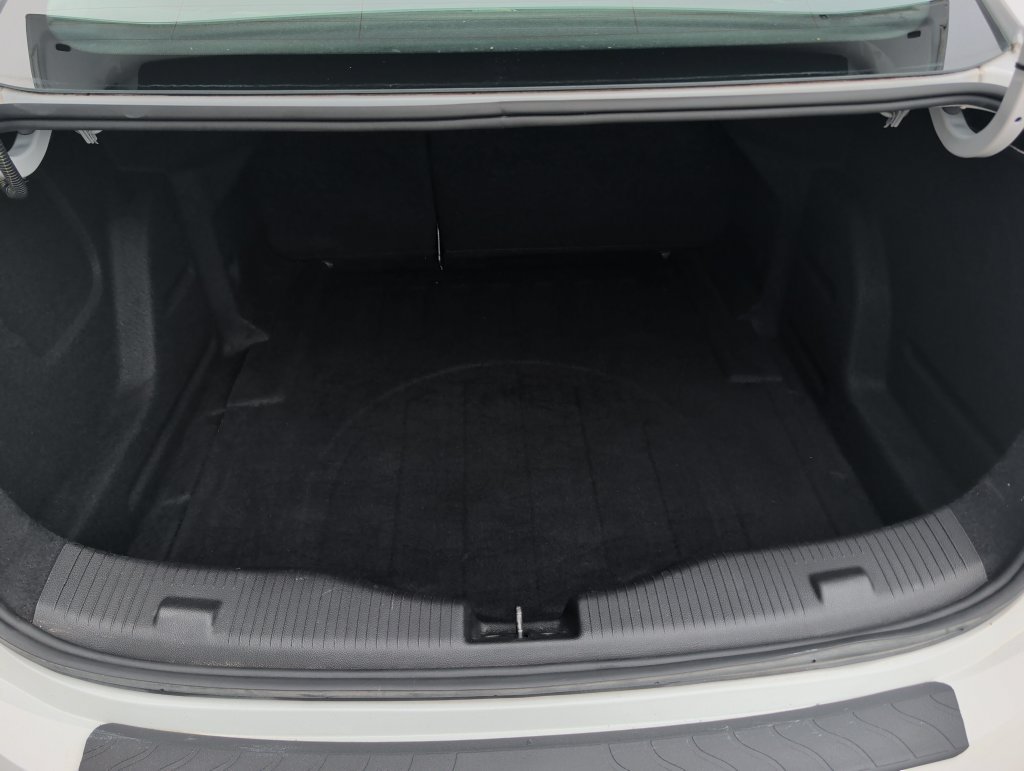Used 2018 Chevrolet Cruze LT FWD image 19