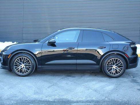 New 2026 Porsche Macan 4 Electric image 2