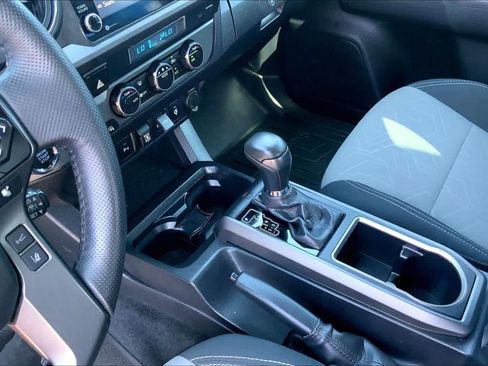 Used 2023 Toyota Tacoma TRD Sport w/ Technology Package RWD image 17