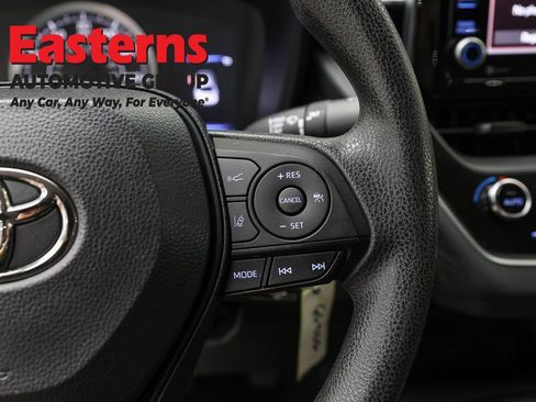 Used 2022 Toyota Corolla LE FWD image 15