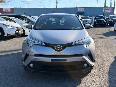 Used 2018 Toyota C-HR image 2