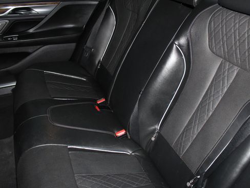 Used 2016 BMW 750i xDrive image 12