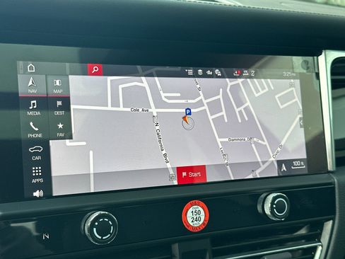 Used 2025 Porsche Macan Turbo image 19