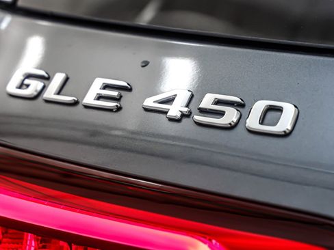 Used 2022 Mercedes-Benz GLE 450 4MATIC w/ Revised AMG Line Exterior image 9