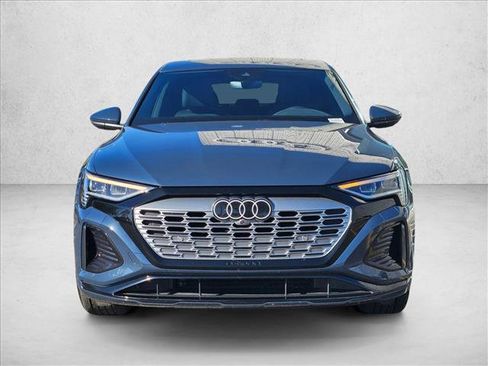 Used 2024 Audi Q8 e-tron Premium Plus w/ Premium Plus Package AWD/4WD image 2