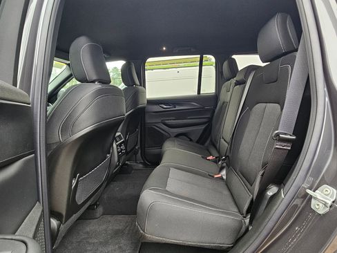 New 2025 Jeep Grand Cherokee Laredo image 23