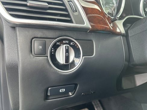 Used 2014 Mercedes-Benz GL 550 4MATIC image 25