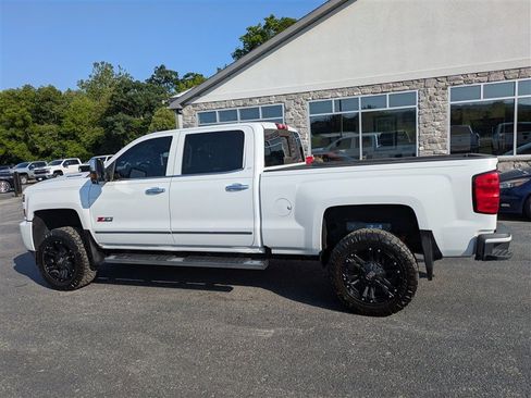 Used 2018 Chevrolet Silverado 2500 LTZ w/ Duramax Plus Package AWD/4WD image 4