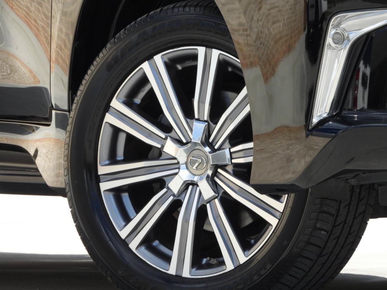 Used 2016 Lexus LX 570 4WD image 18