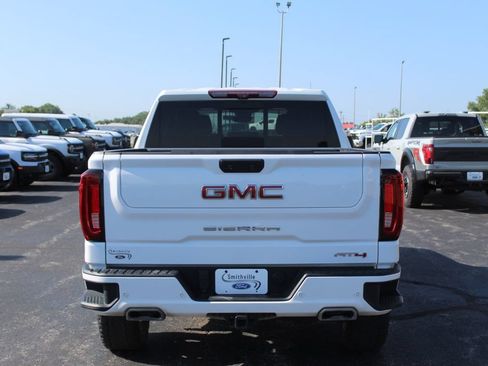 Used 2022 GMC Sierra 1500 AT4 w/ AT4 Premium Package AWD/4WD image 5