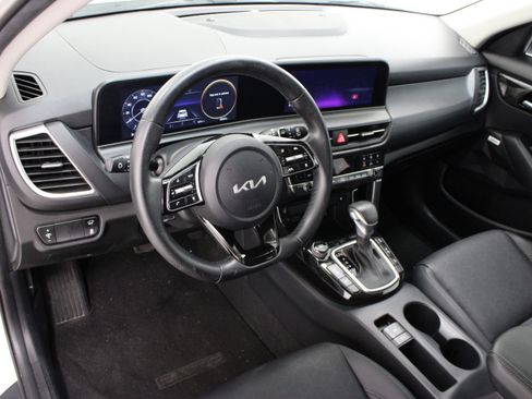 Used 2024 Kia Seltos SX w/ SX Sunroof Package AWD/4WD image 14