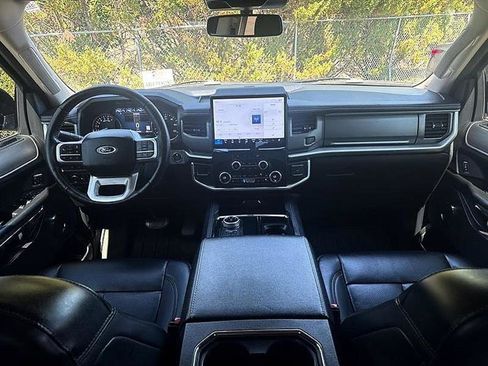 Used 2024 Ford Expedition XLT RWD image 41