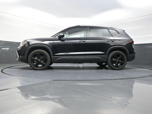Used 2025 Volkswagen Taos SEL AWD/4WD image 26